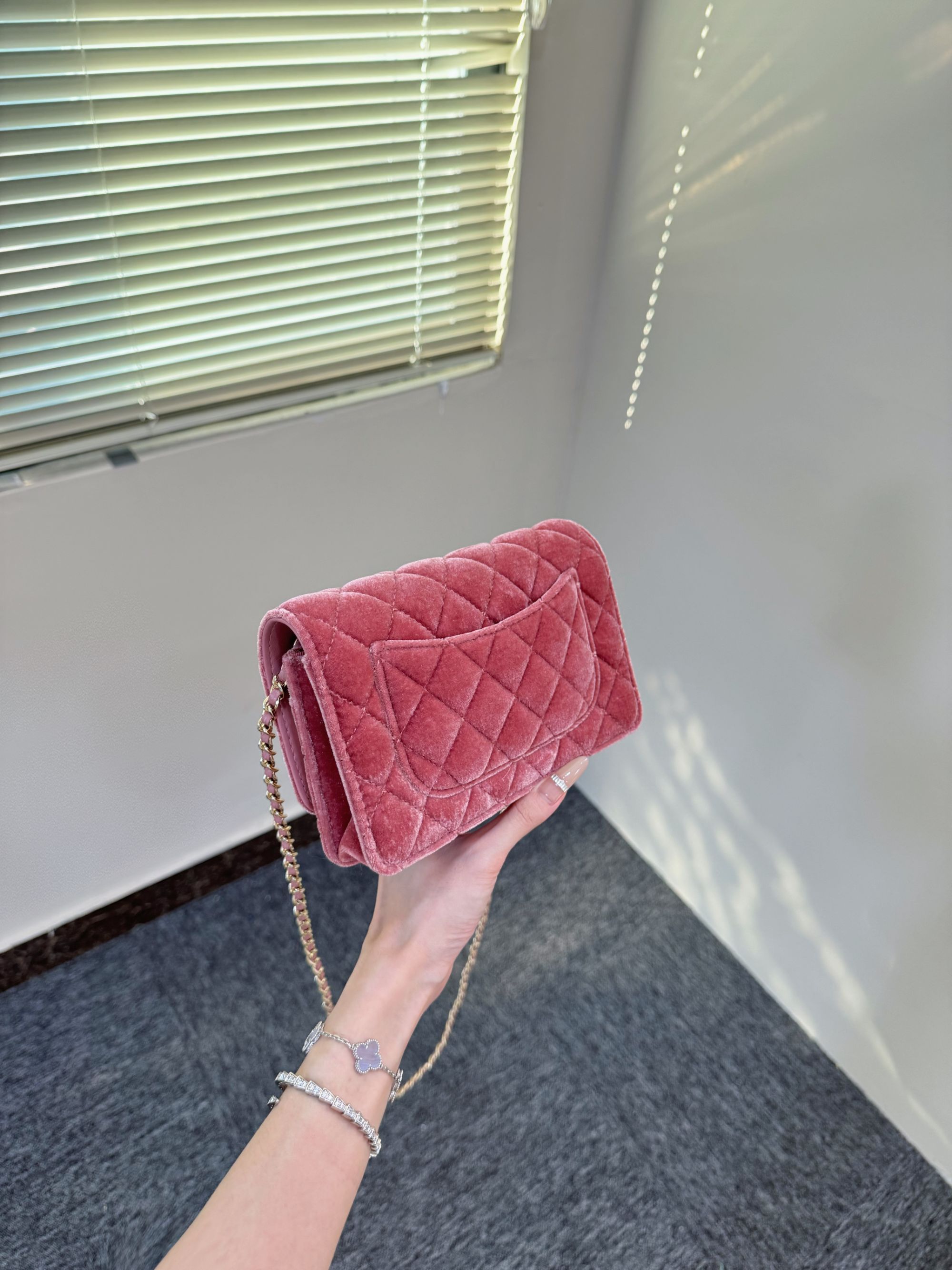 葡萄【玫瑰粉发财包】简约手提手机包（无公仔挂件）