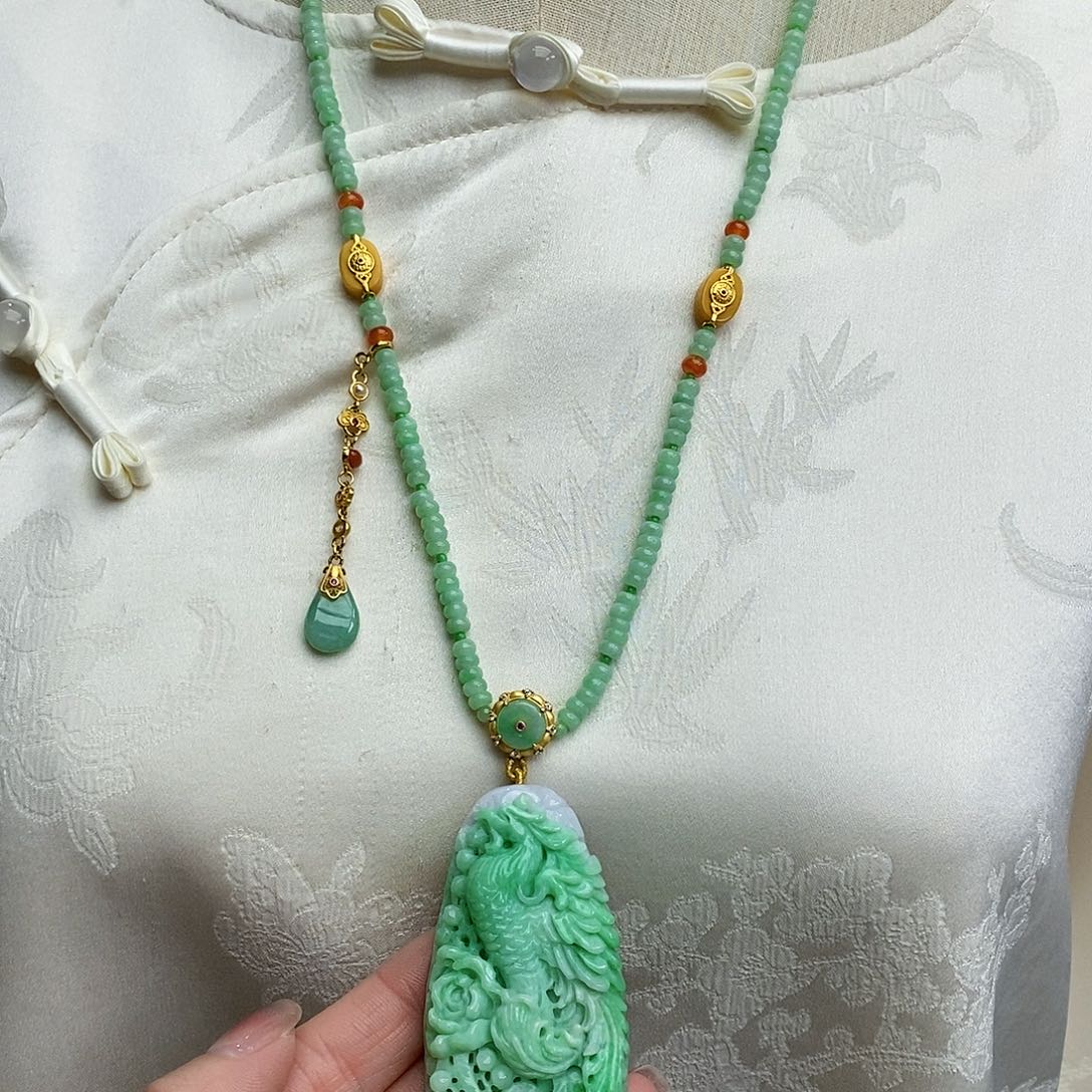 翡翠颈饰未镶嵌天然