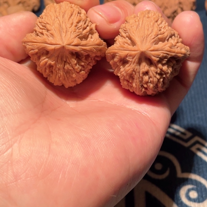 文玩核桃把件卖***墨37南疆石