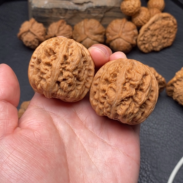 桃核把件尺寸39.9粗筋