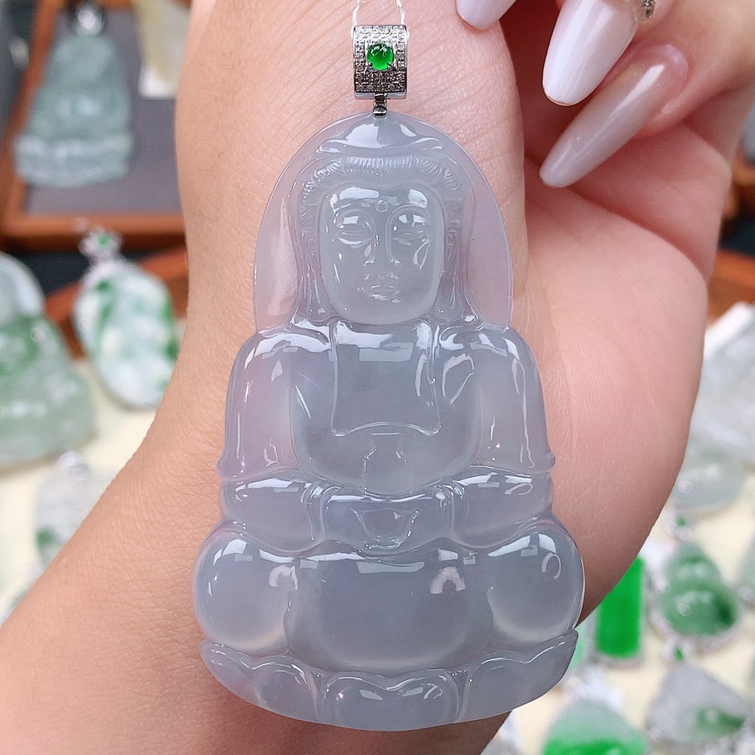 颈饰18K金镶嵌翡翠观音