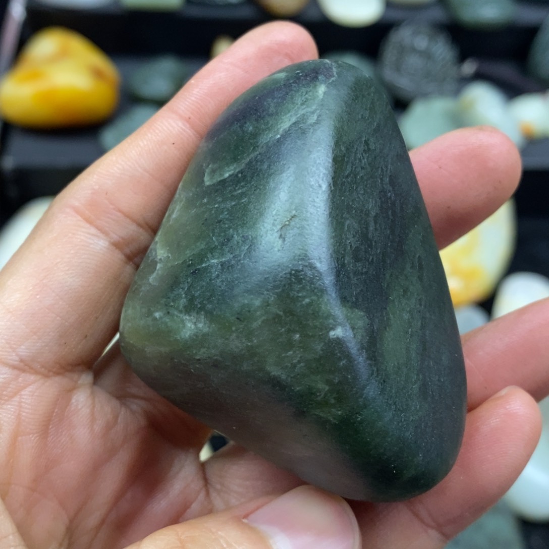 未镶嵌和田玉（子料）摆件