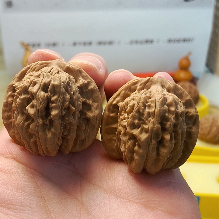 文玩核桃把件直播间专用 39 四座楼