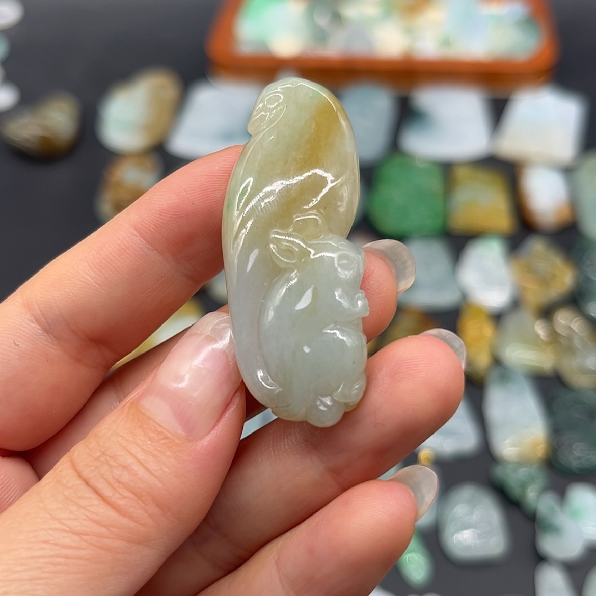 【闪购商品】翡翠未镶嵌颈饰松鼠