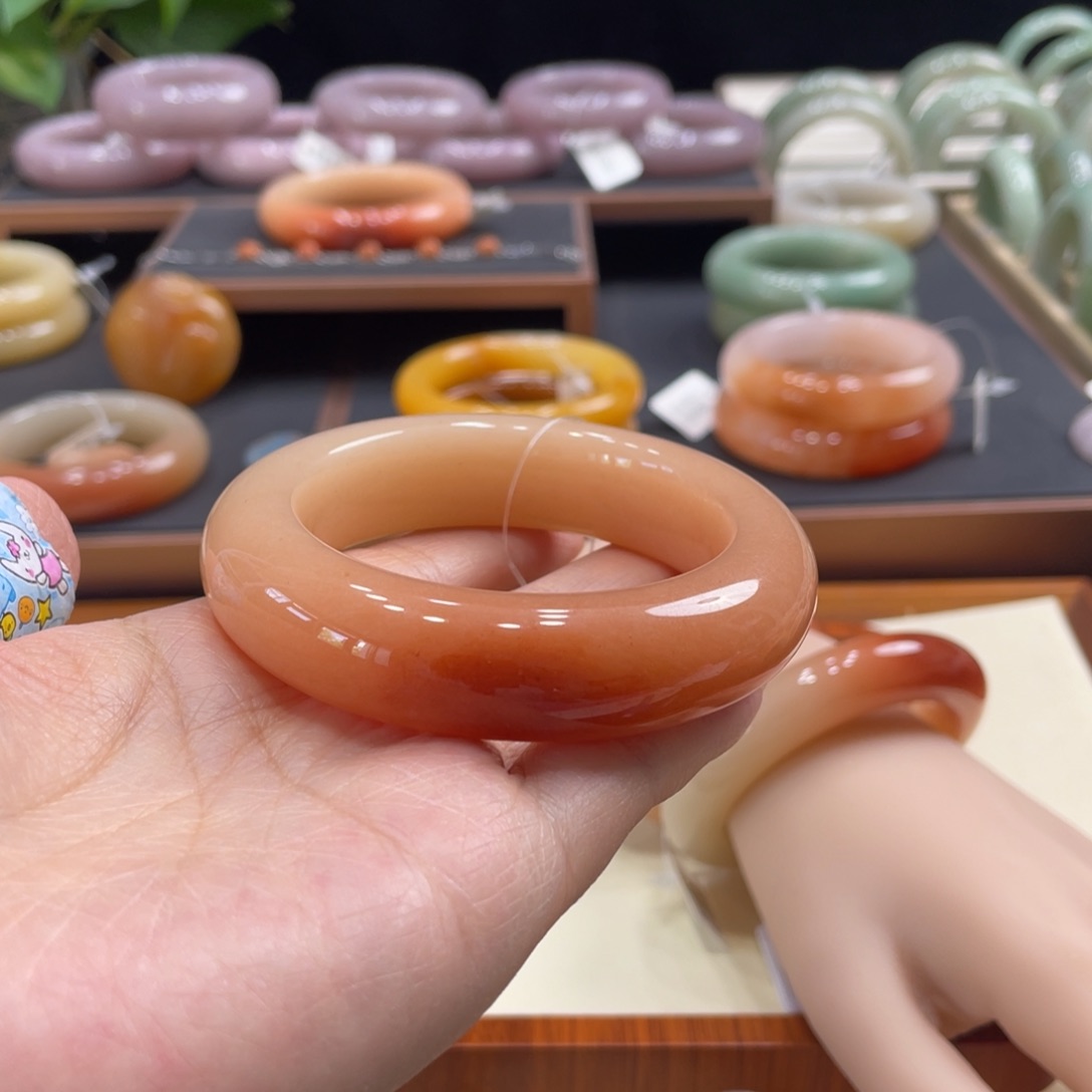 石英岩玉手镯未镶嵌