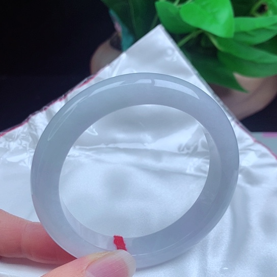 翡翠手镯未镶嵌       正圈56 白月光