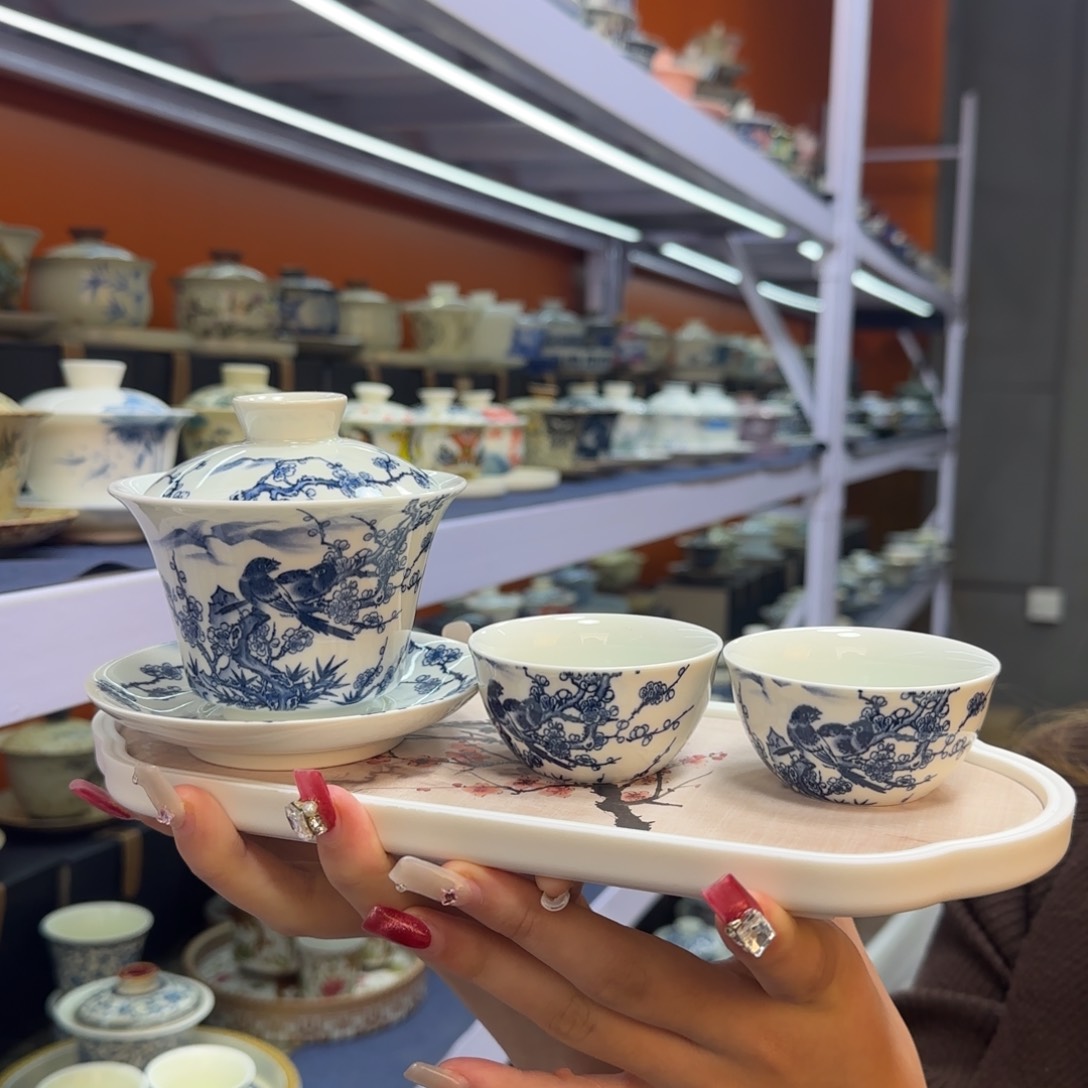 我在外面吃饭呢你在哪