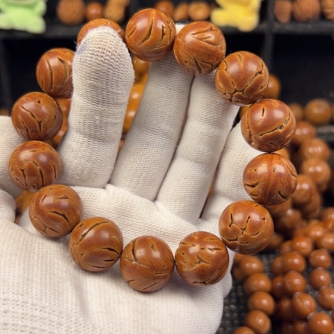 亨****吊坠桃核17.5尺寸龙纹