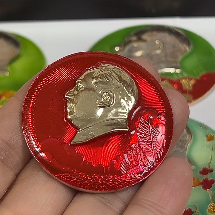 军***哥其他普通金属纪念章