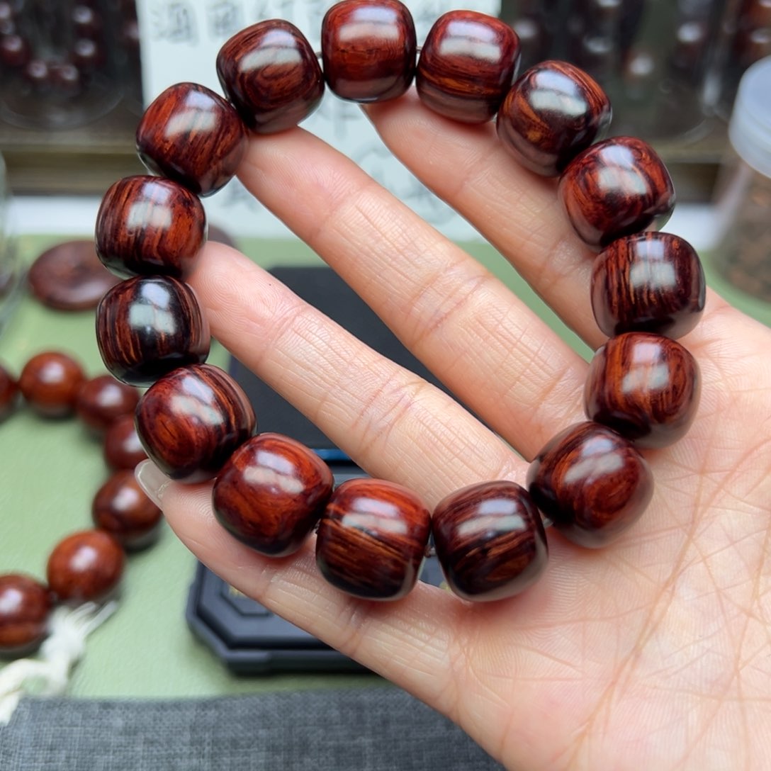 降真香其他用****6海南红降1516鸽血红顺纹满结油高货