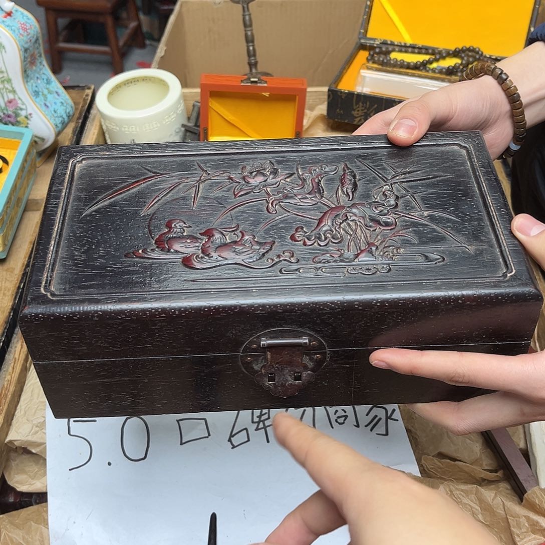 大叶紫檀（黑酸枝木类）