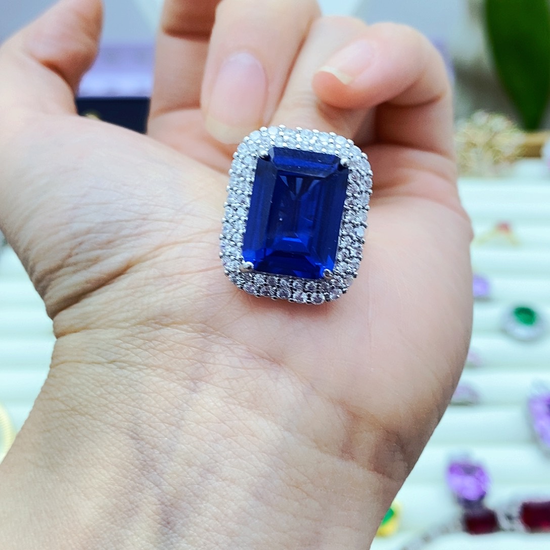 戒指蓝宝石未镶嵌