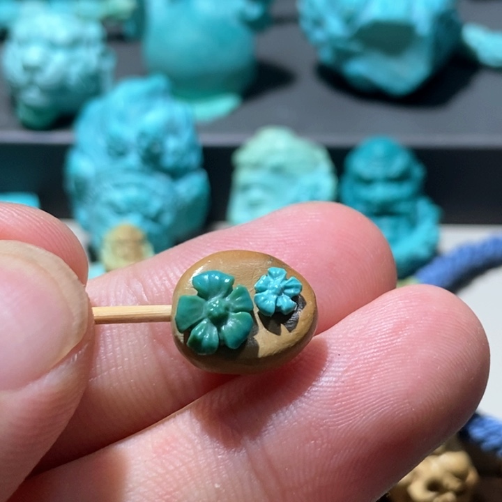 绿松石未镶嵌颈饰