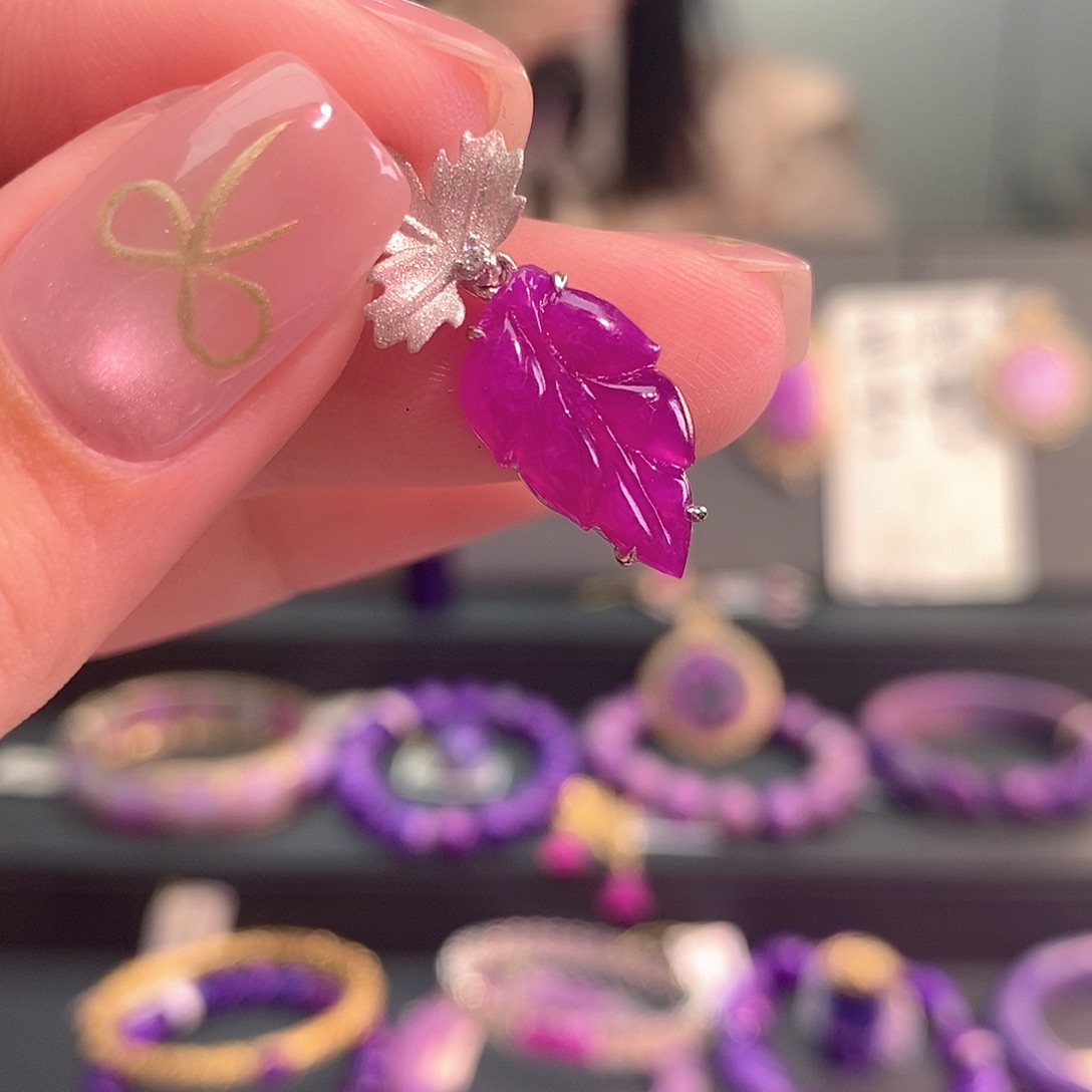 18K金镶嵌苏纪石（舒俱来）吊坠(不含链)