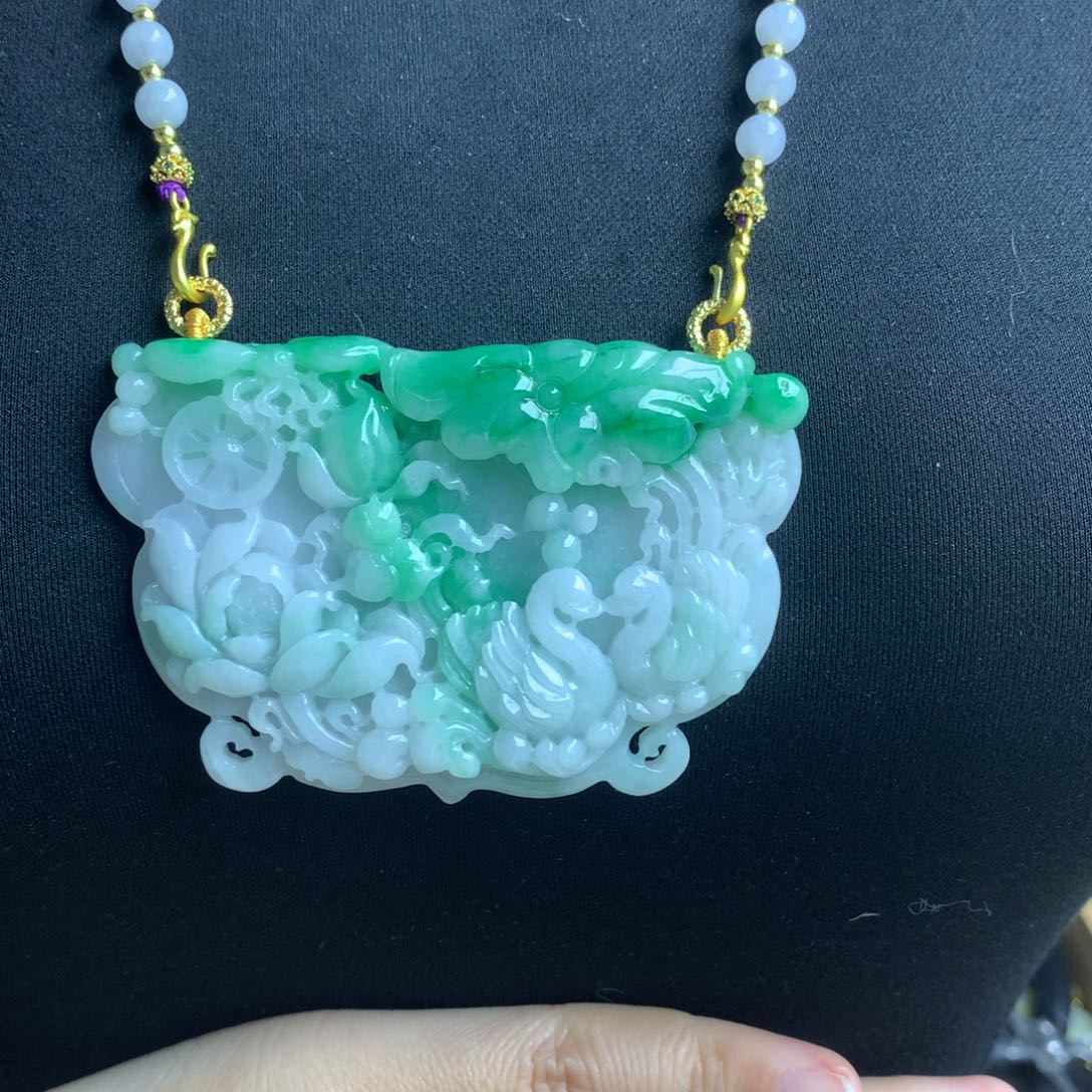 翡翠颈饰未镶嵌翡翠