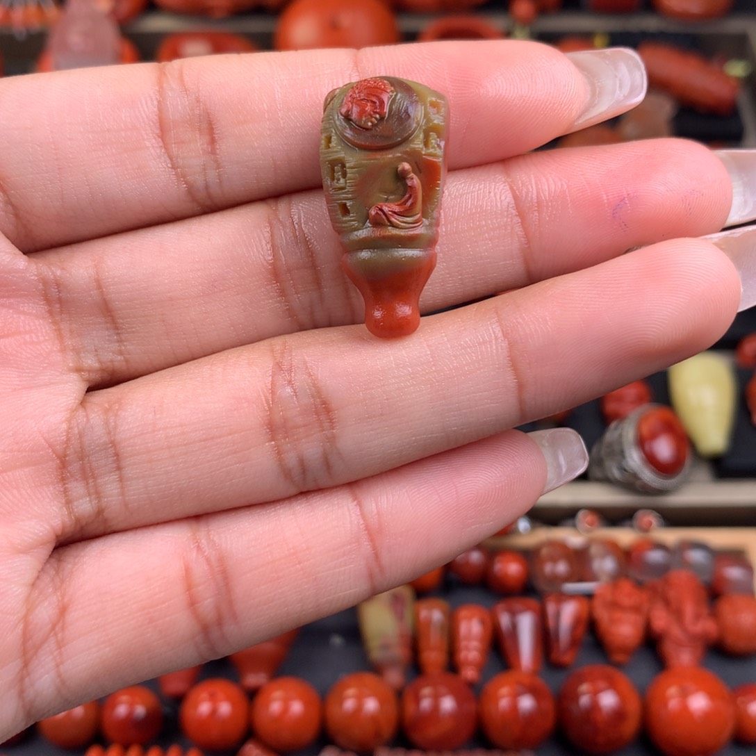 南红玛瑙未镶嵌包浆三通13+