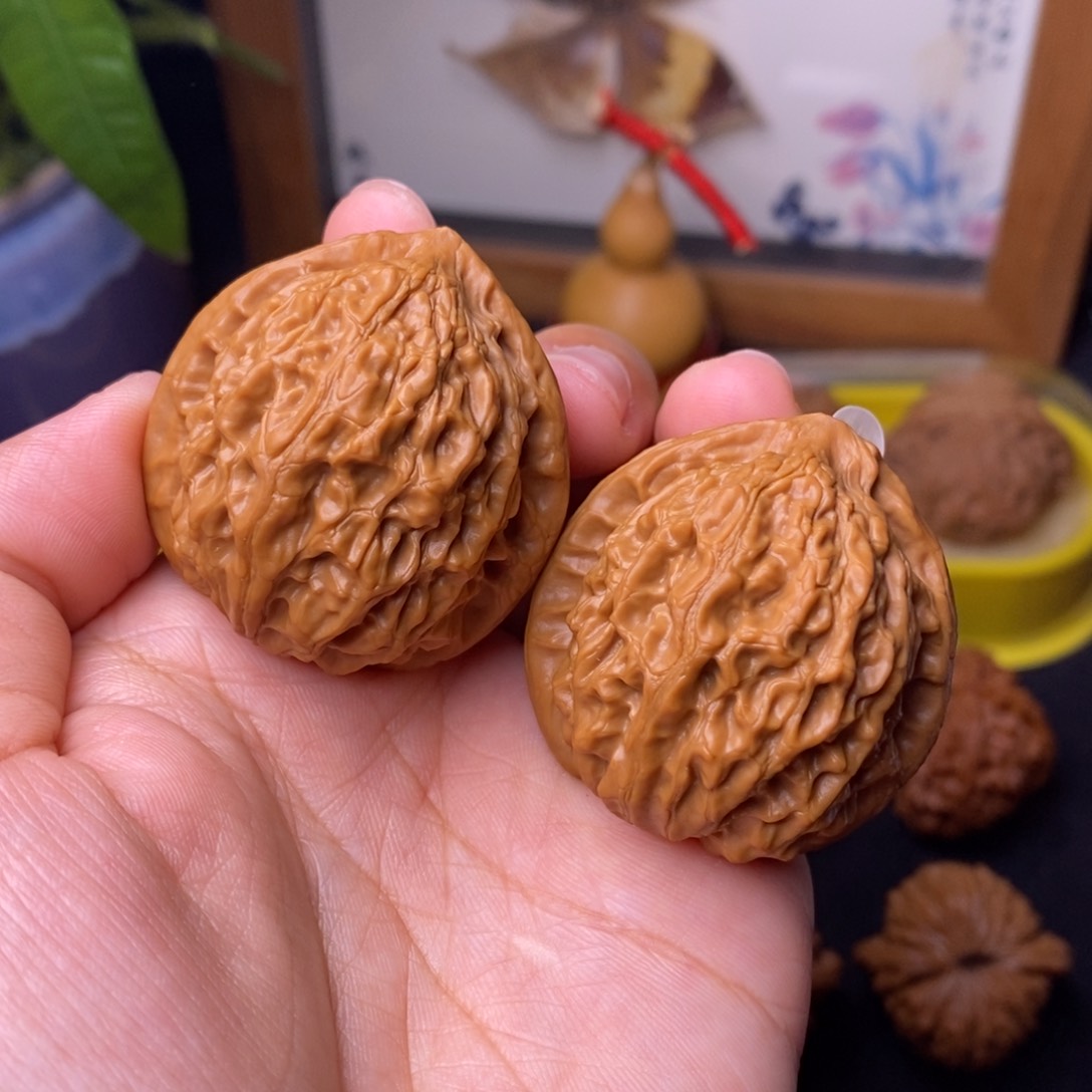 文玩核桃把件38金牛