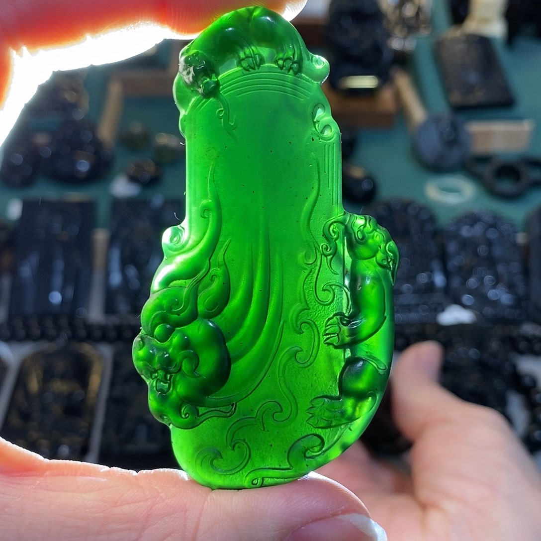 蛇纹石玉颈饰未镶嵌