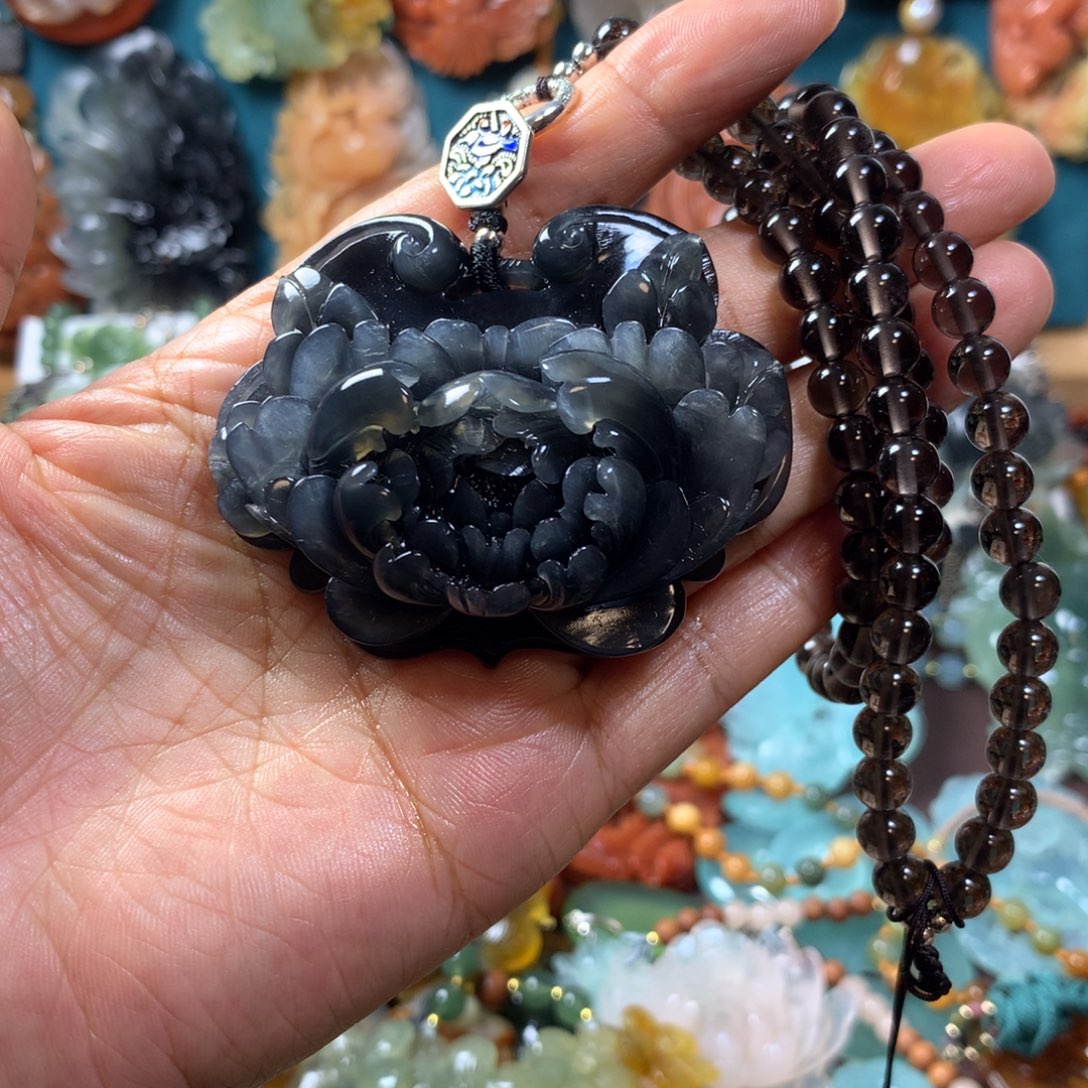 蛇纹石玉未镶嵌挂坠