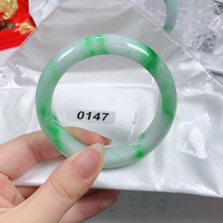 翡翠手镯未镶嵌正圈0147