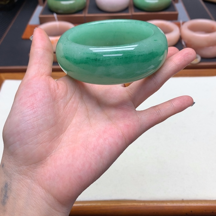 荷***花石英质玉（非洲翠）未镶嵌舍