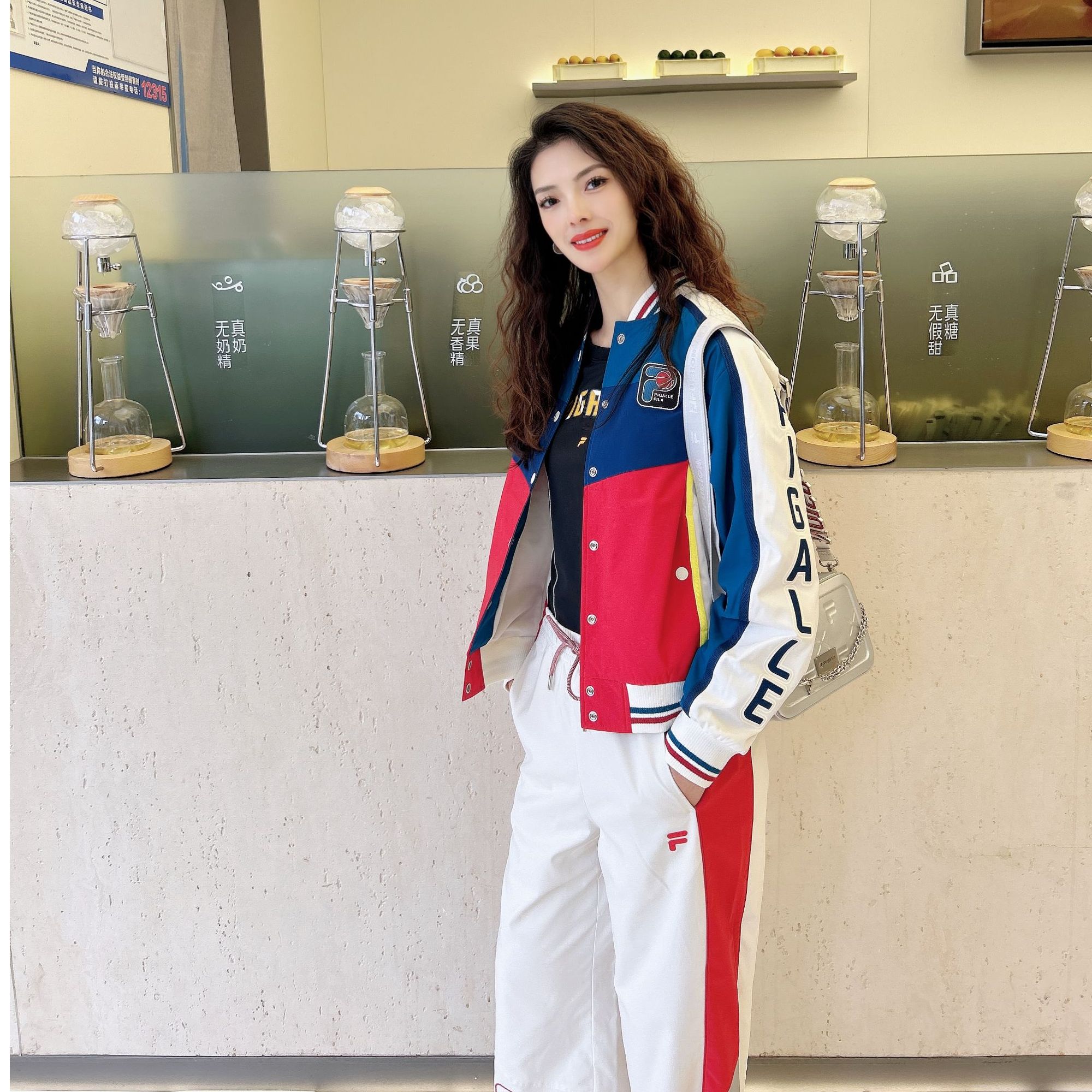 FILA斐乐新款春季外套时尚休闲防风宽松运动棒球服女流光风