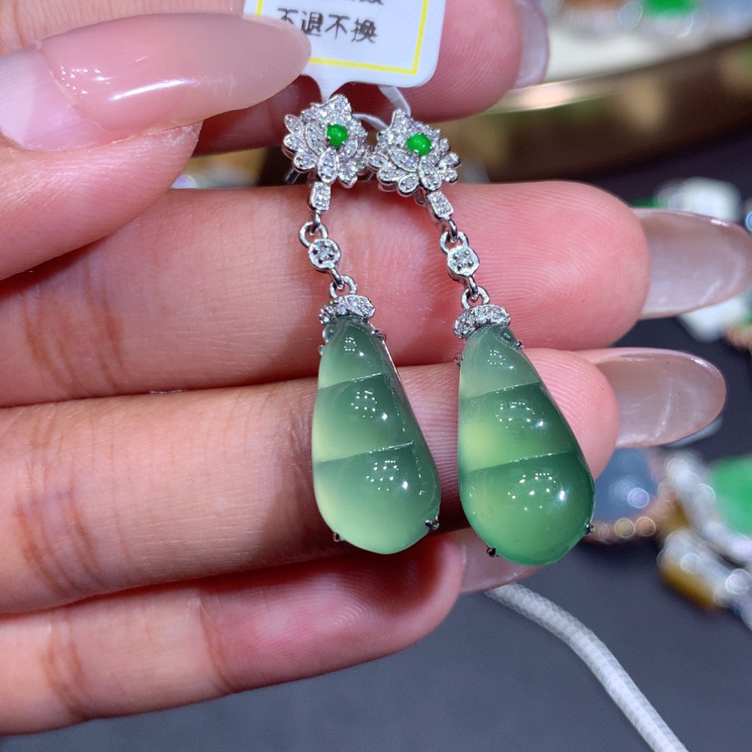 翡翠耳饰18K金镶嵌翡翠