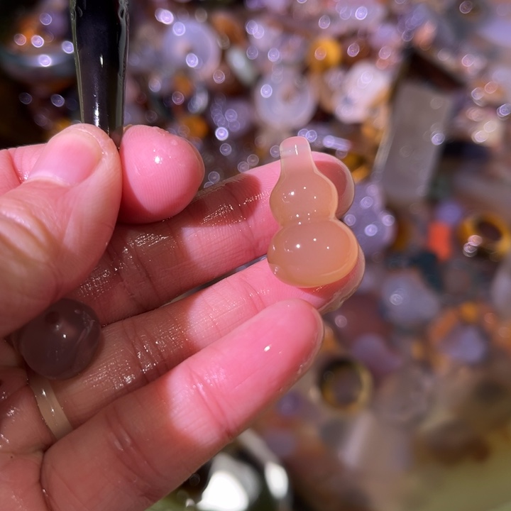 灵***照玛瑙/玉髓未镶嵌手链