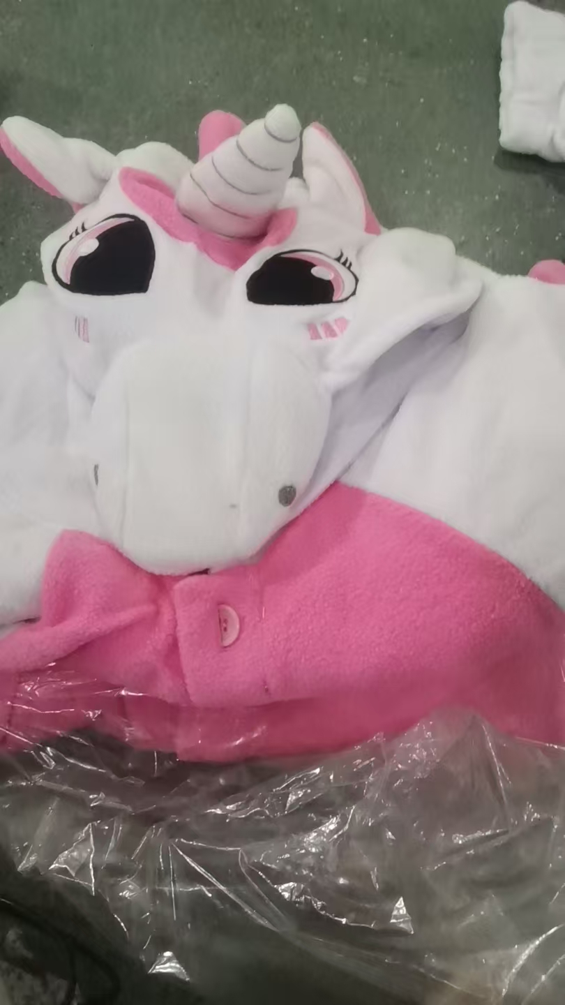 多色多款连体服发1件