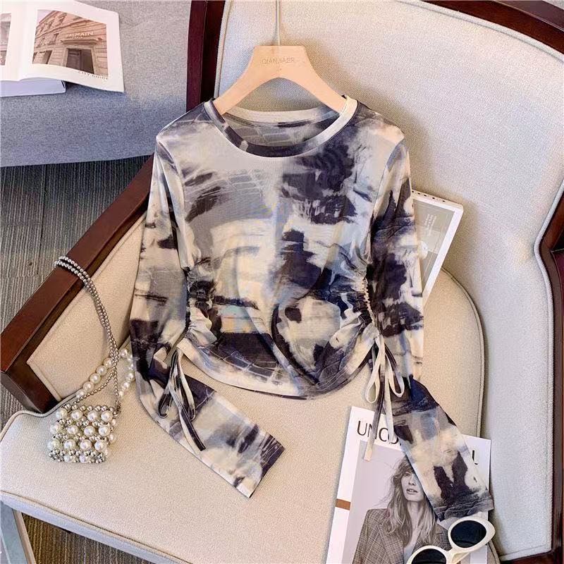 常规款夏季洋气复古蕾丝钩花上衣印花迷彩打底衫上衣