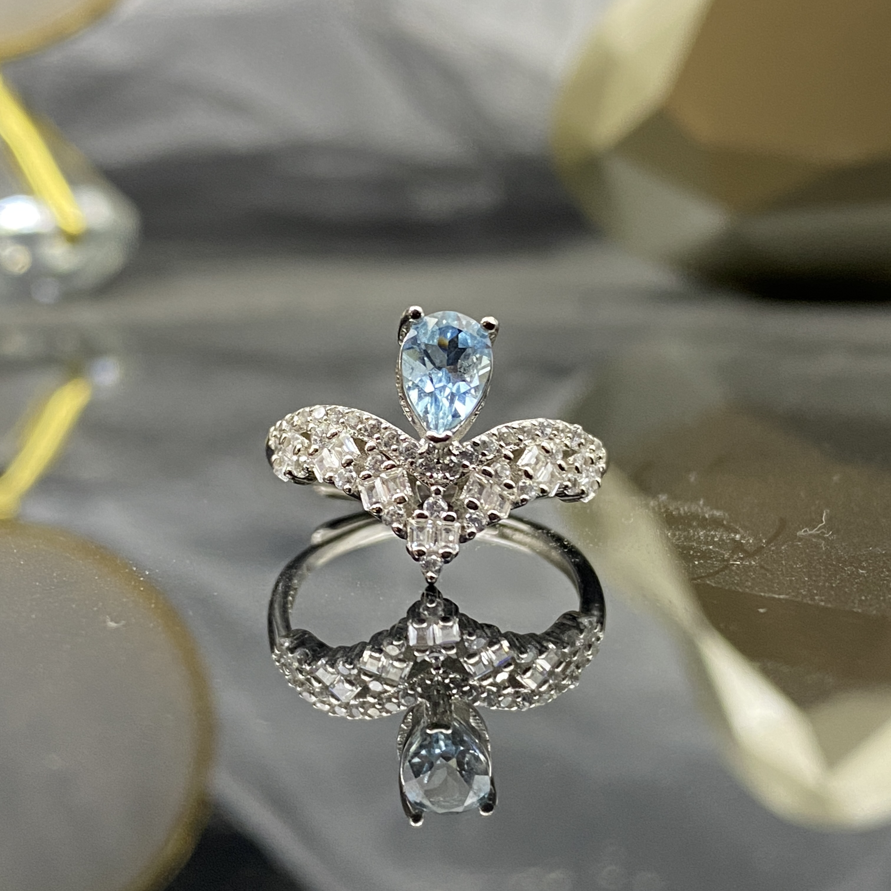 天然圣玛利亚海蓝宝戒指气质轻奢时尚水滴蓝色尚美款hl151