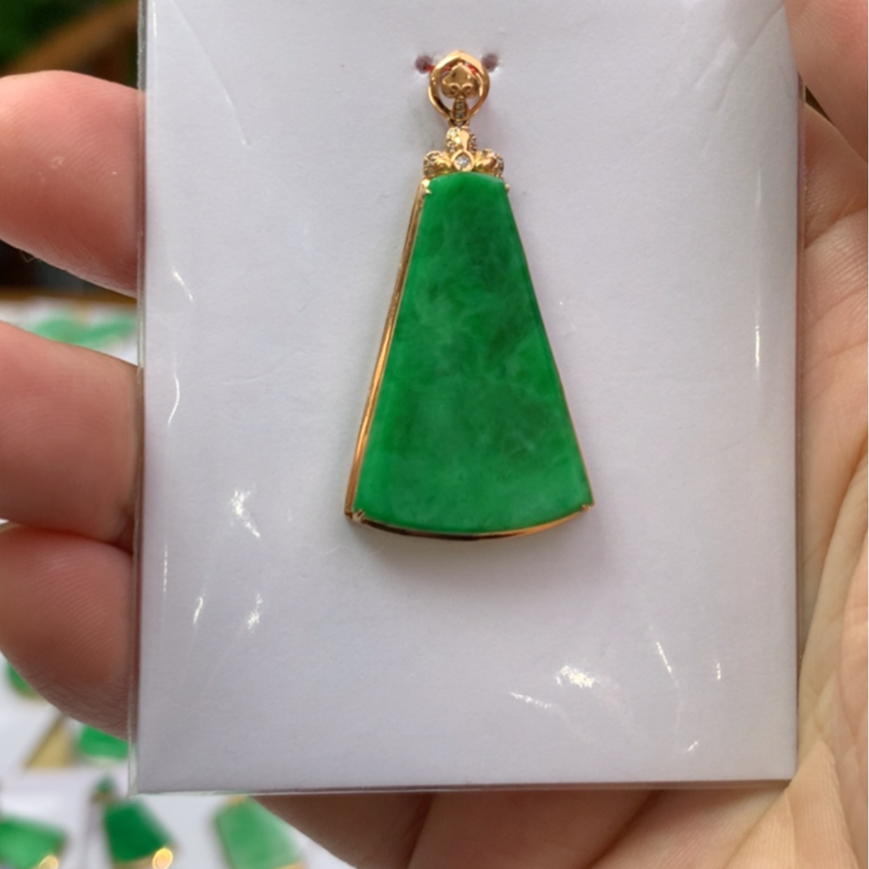 【闪购商品】翡翠颈饰18K金镶嵌翡翠首饰