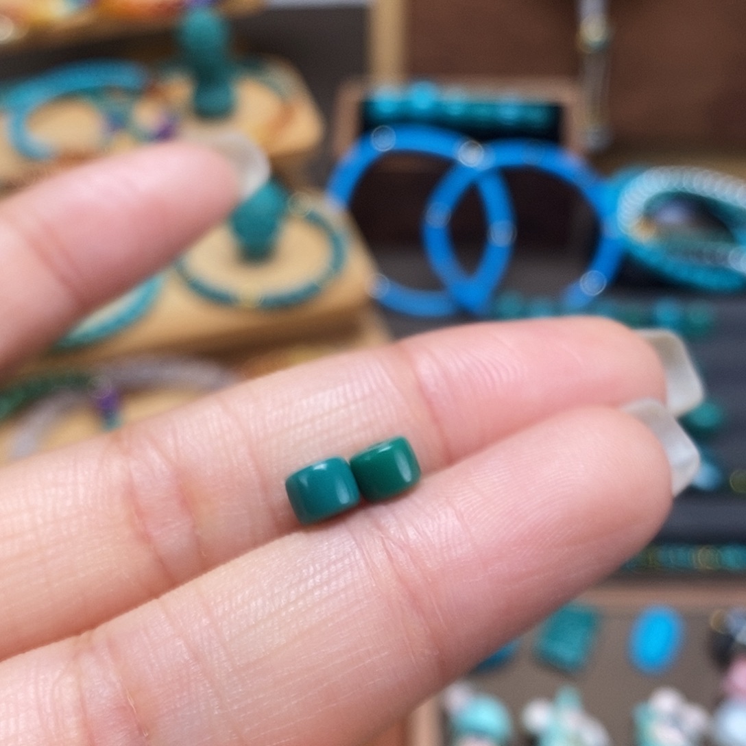 未镶嵌绿松石珠宝奇石