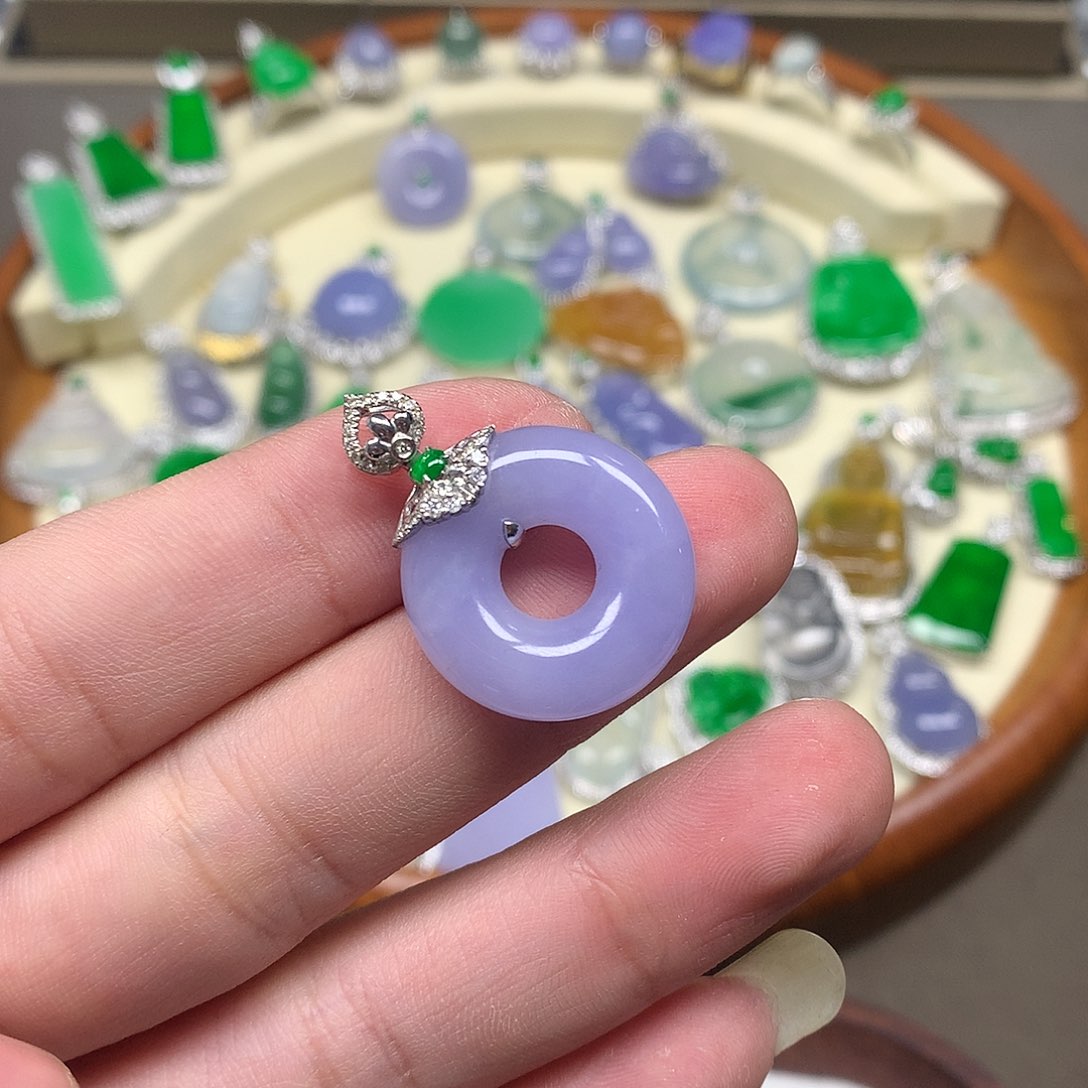 翡翠颈饰18K金镶嵌甜甜圈