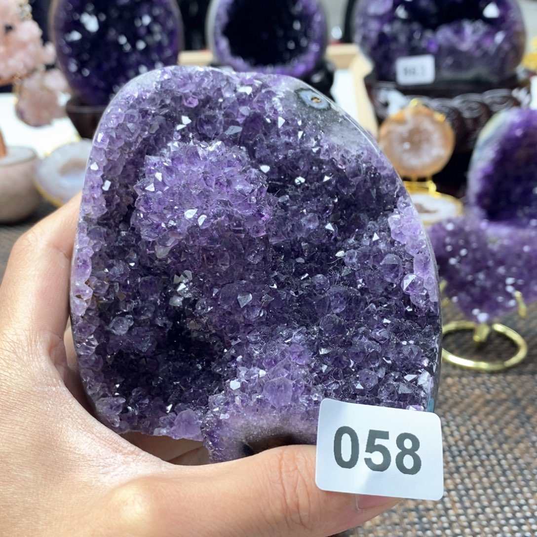 紫晶未镶嵌大型摆件（非配饰）