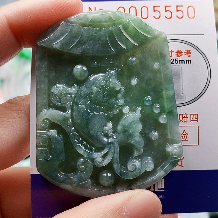 吊坠(不含链)未镶嵌翡翠
