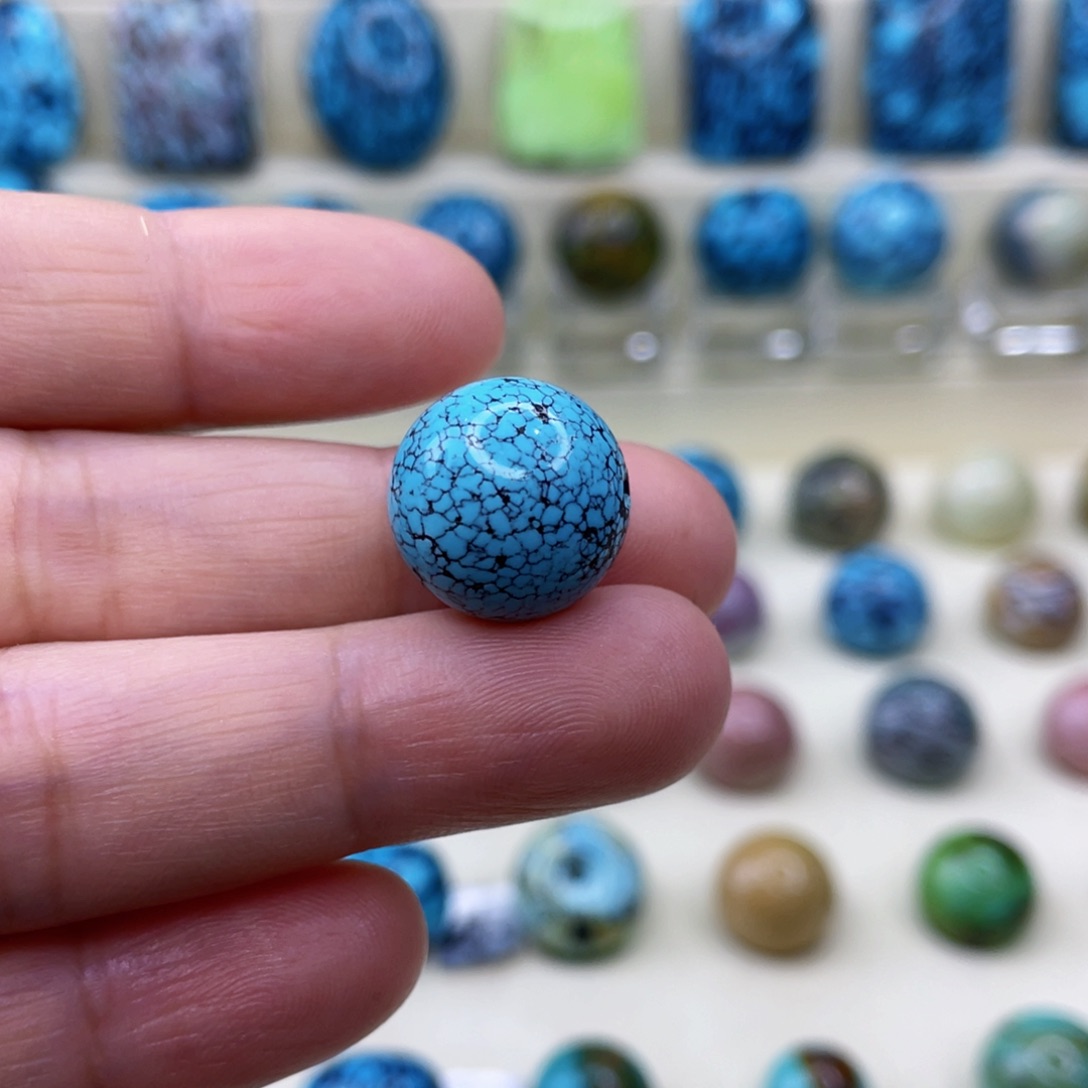 未镶嵌绿松石颈饰