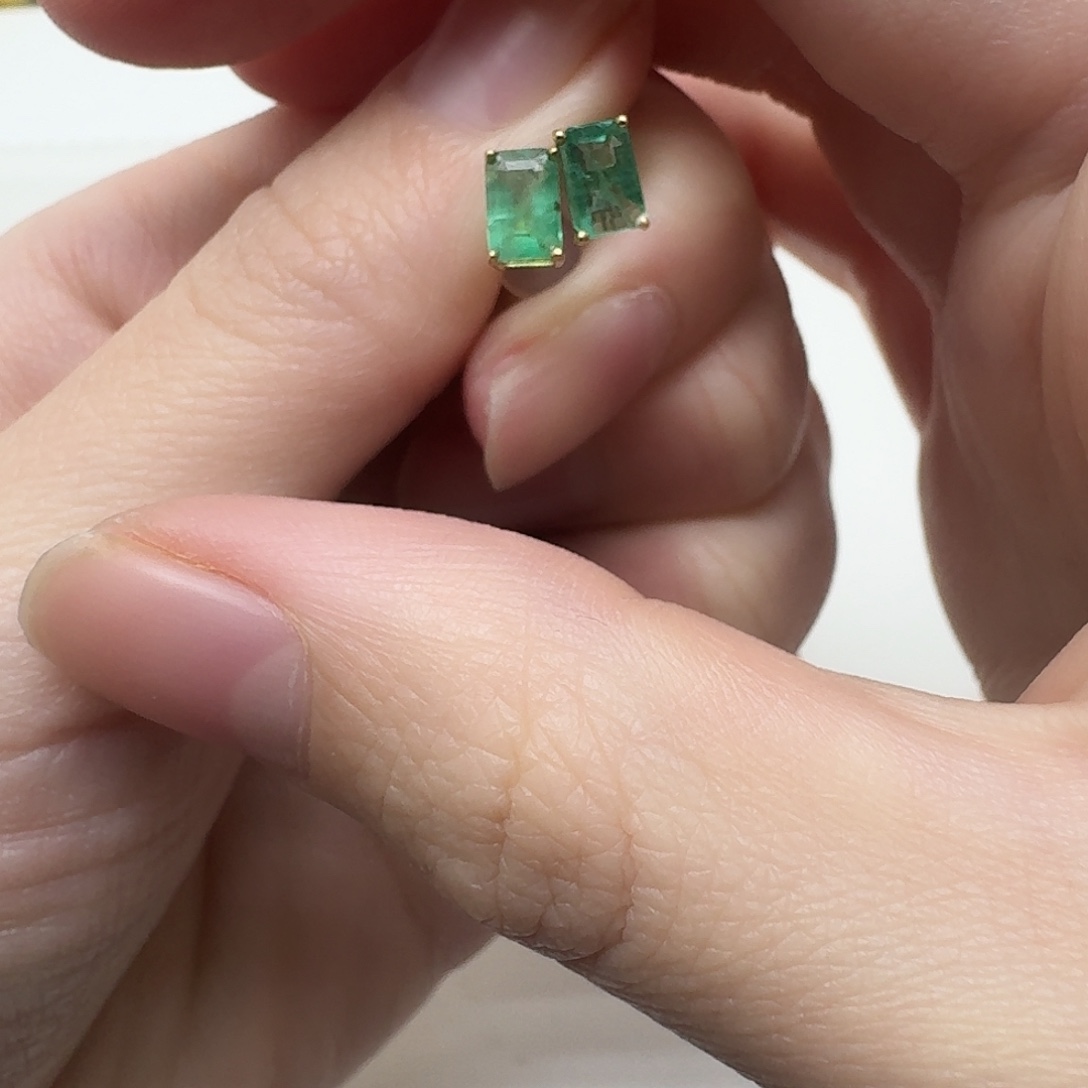 耳饰祖母绿18K金镶嵌