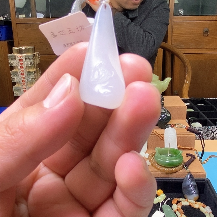 和田玉（糖玉）吊坠(赠链)未镶嵌
