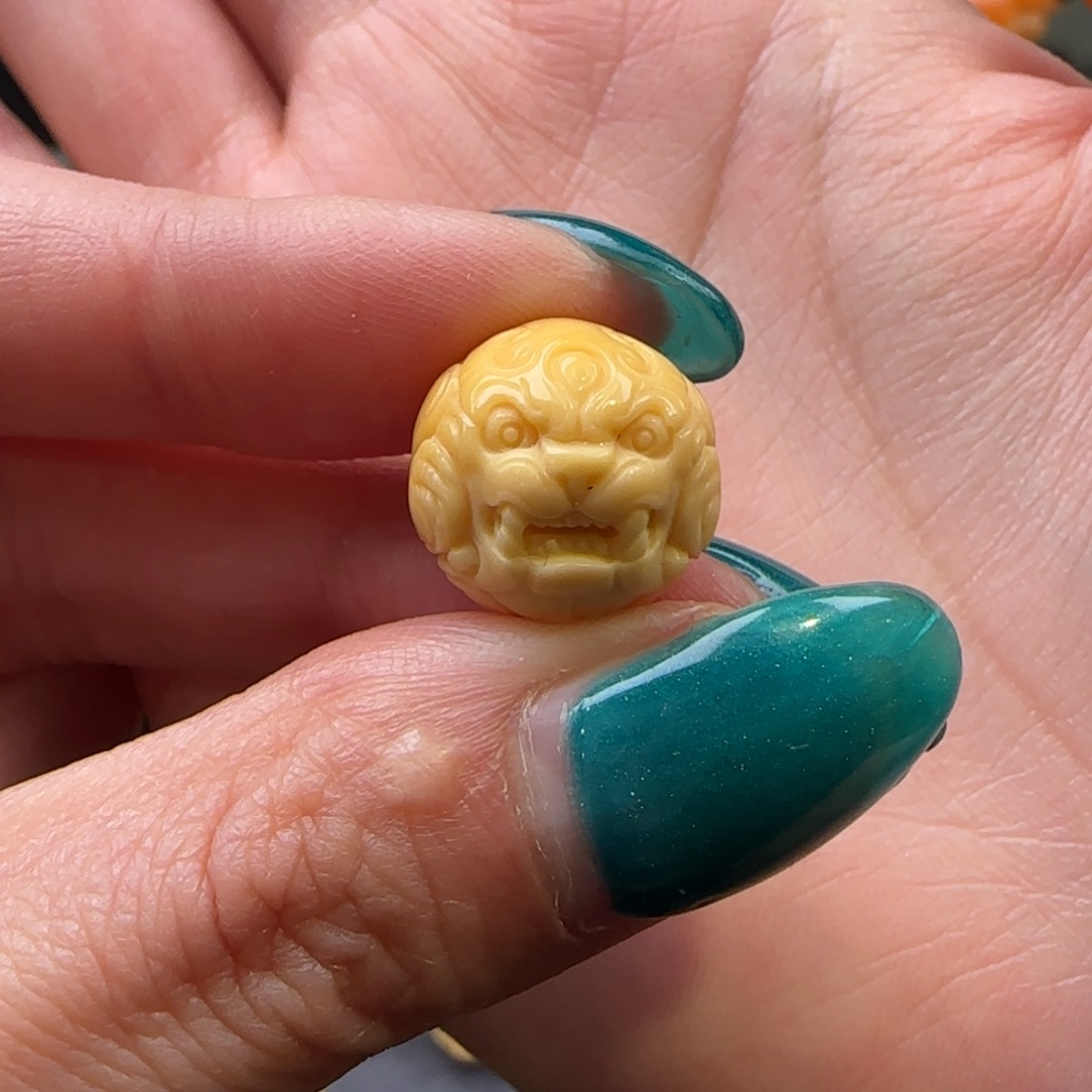 大***梦石英质玉未镶嵌颈饰