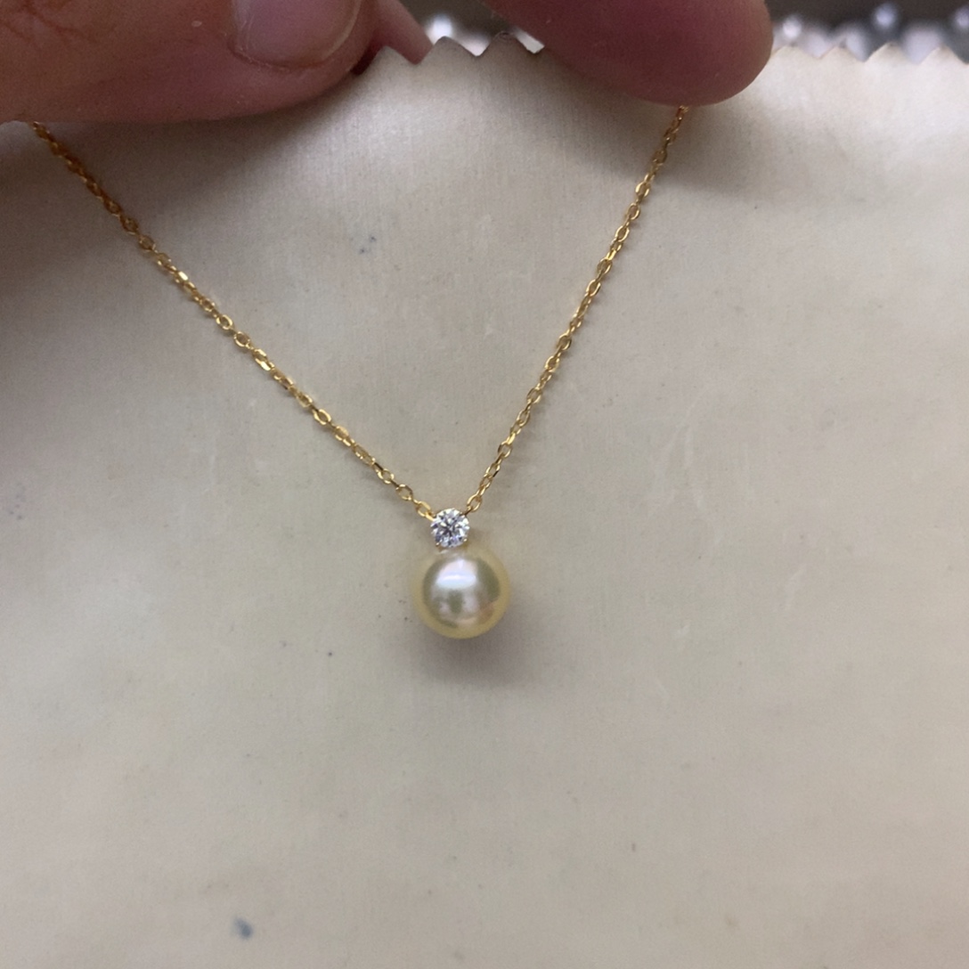 颈饰海水珍珠18K金镶嵌8-8.5akoya羽皇金素钉