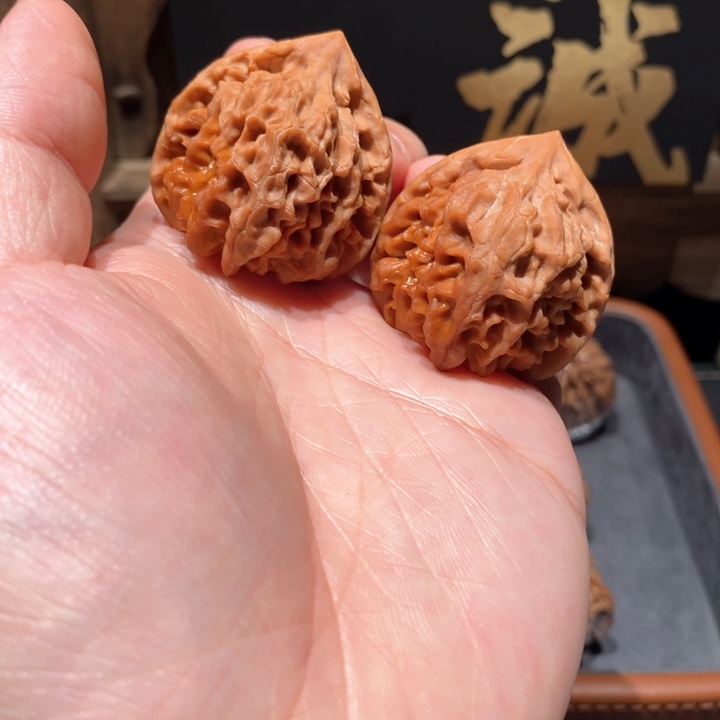 文玩核桃吊坠龙门涧