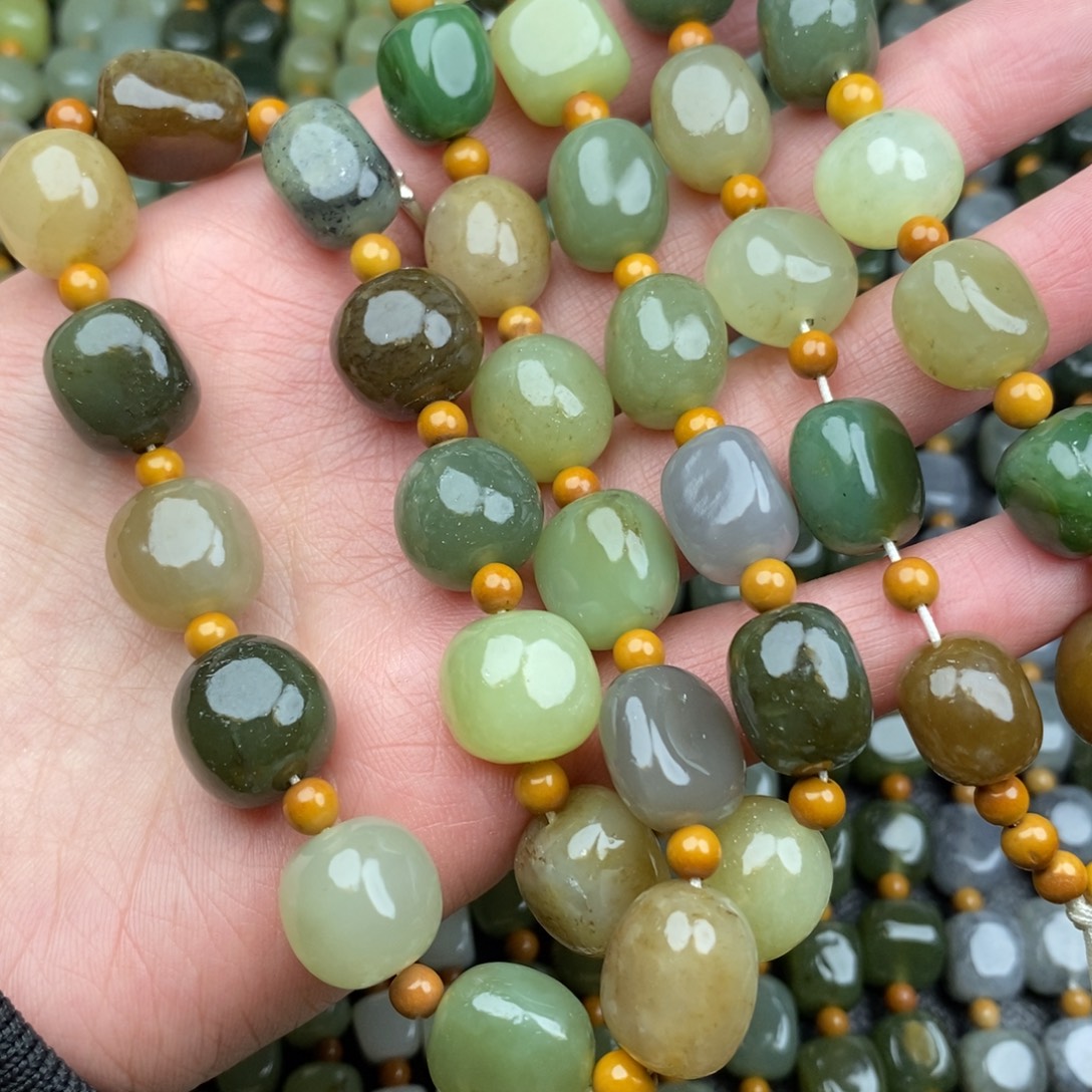 和田玉未镶嵌车挂