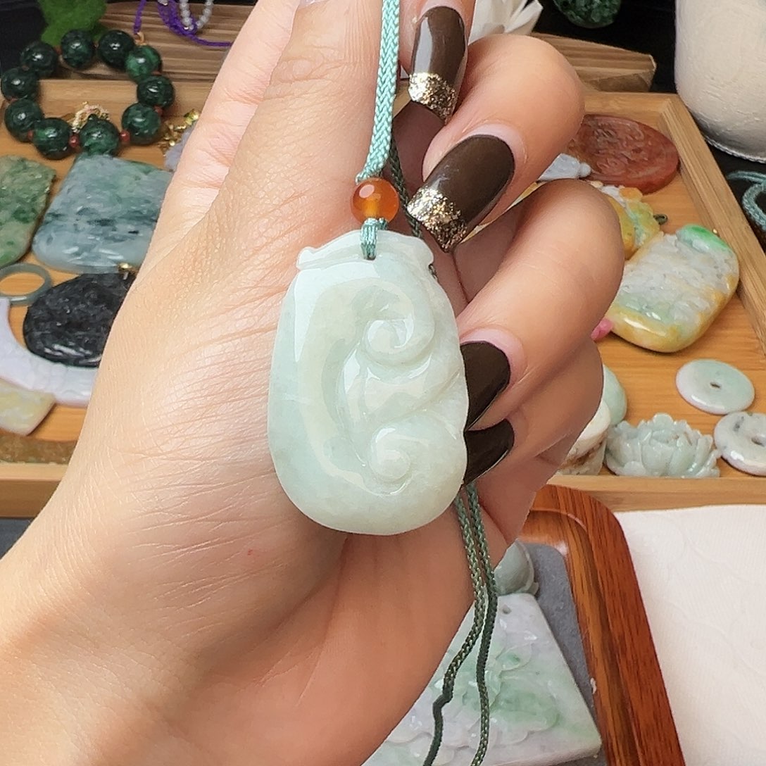 翡翠吊坠(赠链)未镶嵌吊坠16