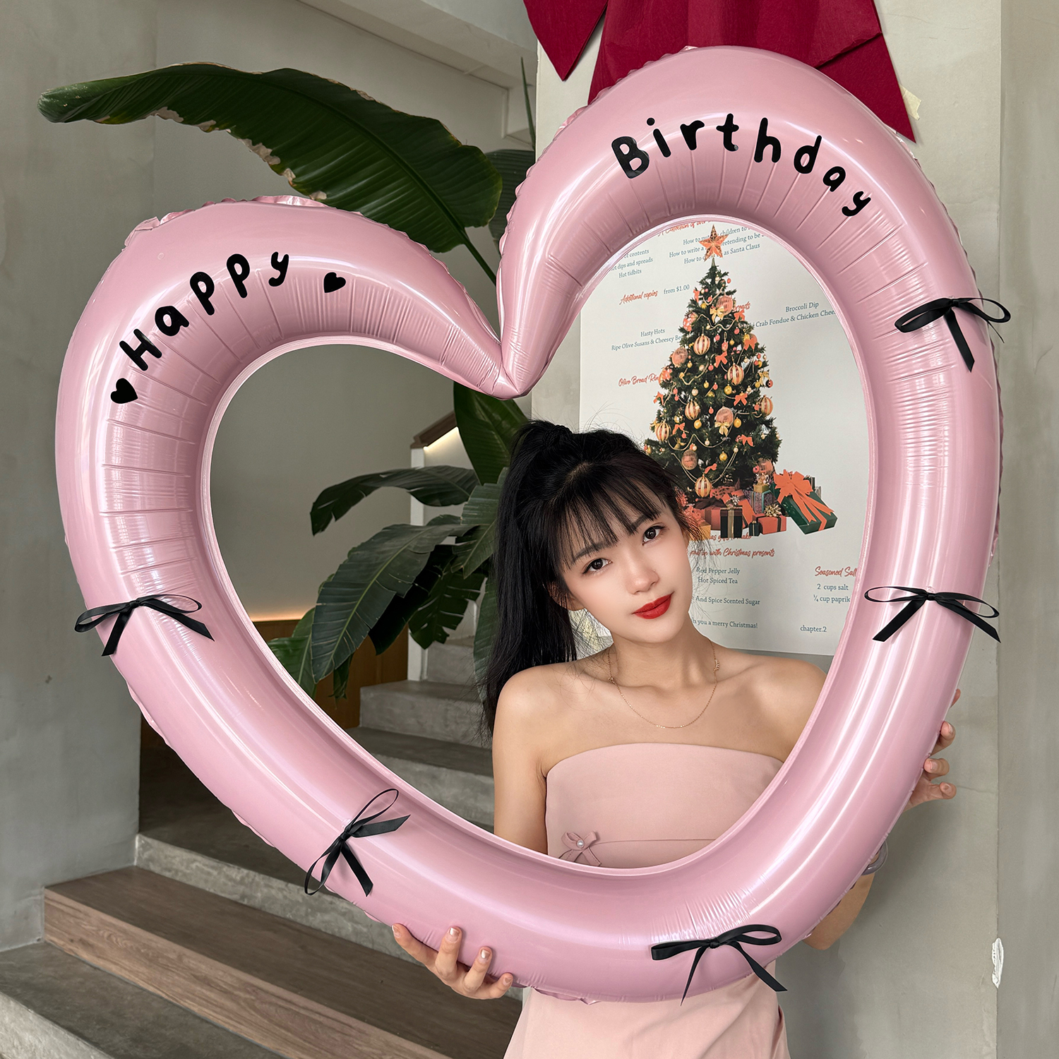  2025新款ins蝴蝶结爱心勾心气球相框生日派对拍照氛围装饰小道具