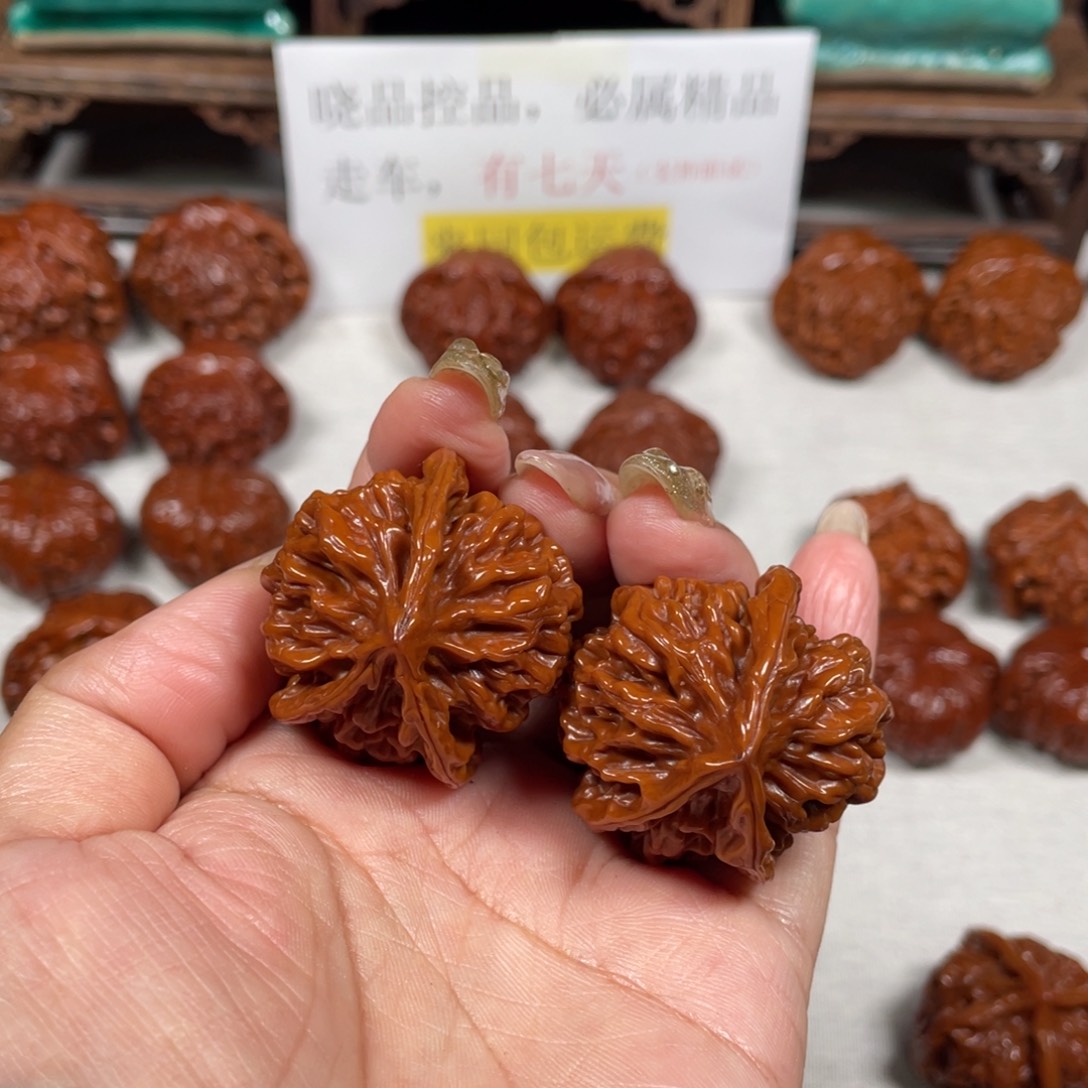 Y***W吊坠猴头核桃三棱4LXP#00#