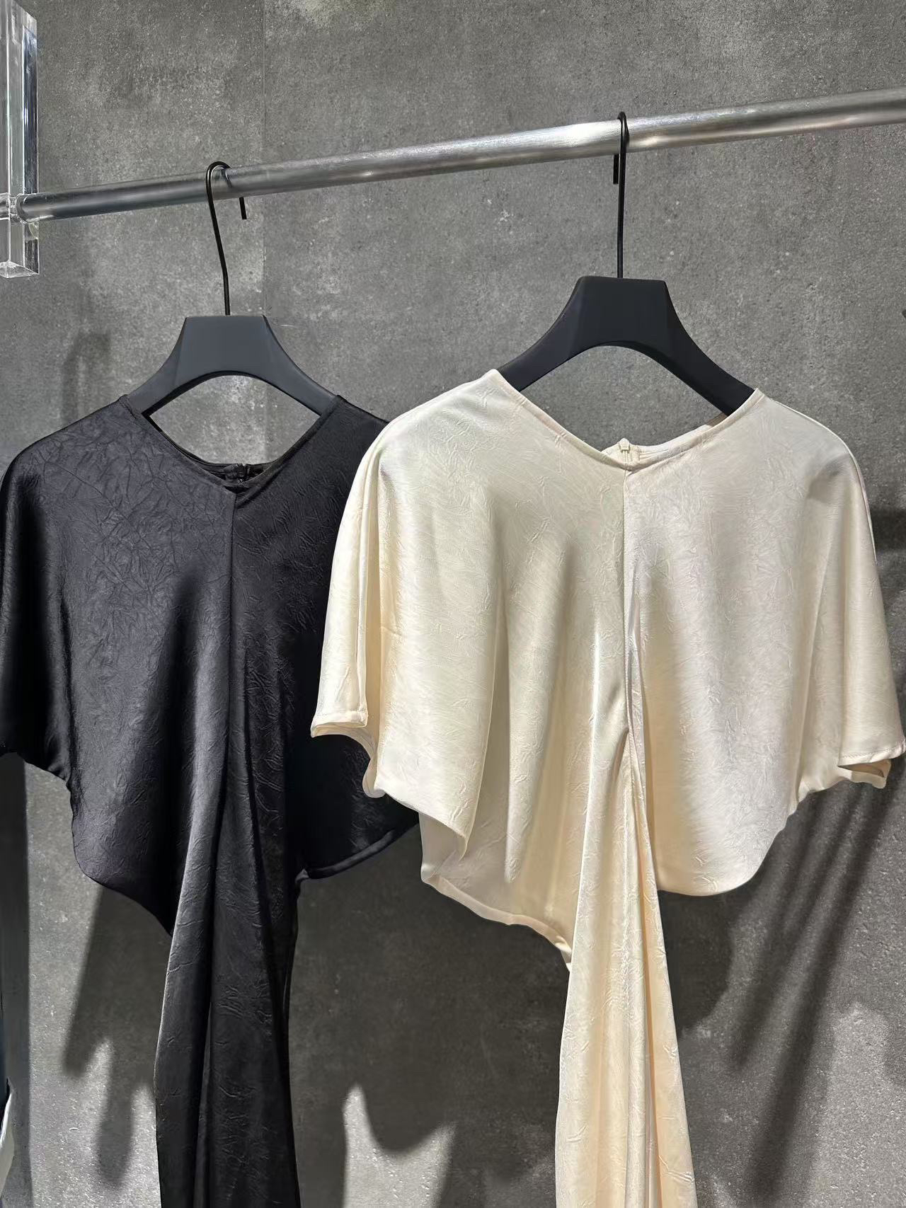 【Ann.G】T10102轻塑经典优雅范圆领褶皱肌理感收腰连衣裙