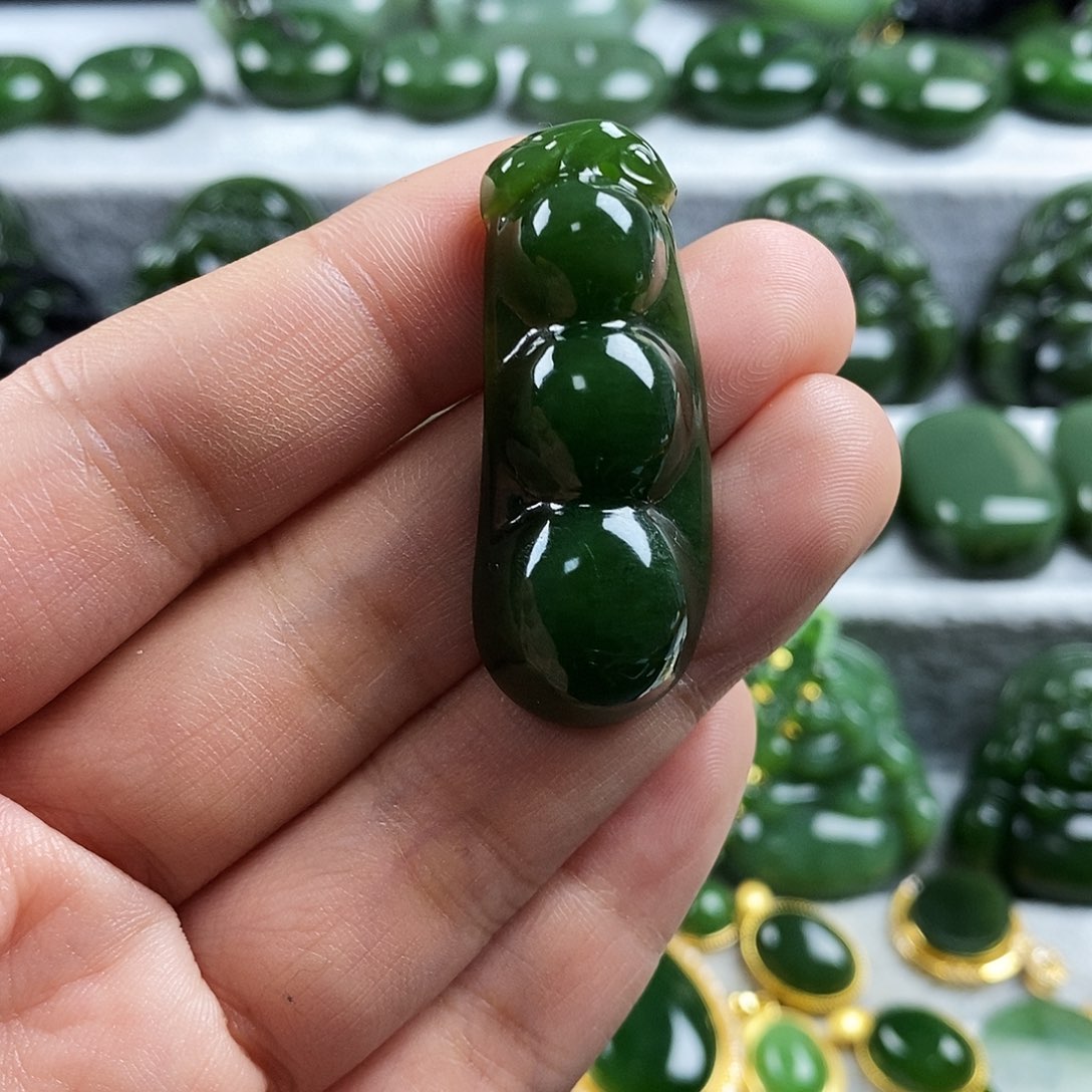 和田玉（碧玉）未镶嵌颈饰