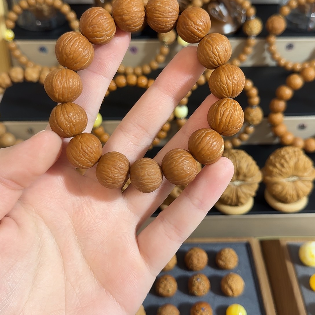 猴头核桃吊坠一条凤雨