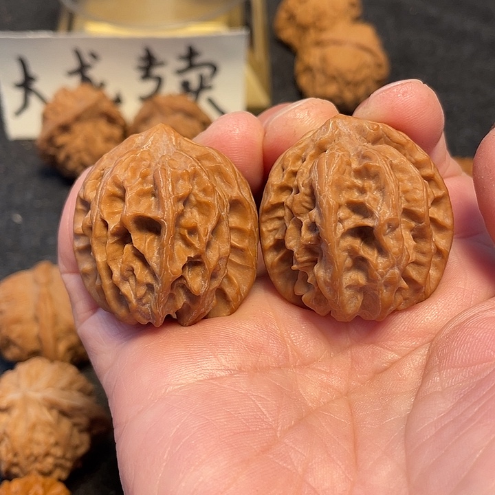 B***y把件文玩核桃文玩核桃曹大龙